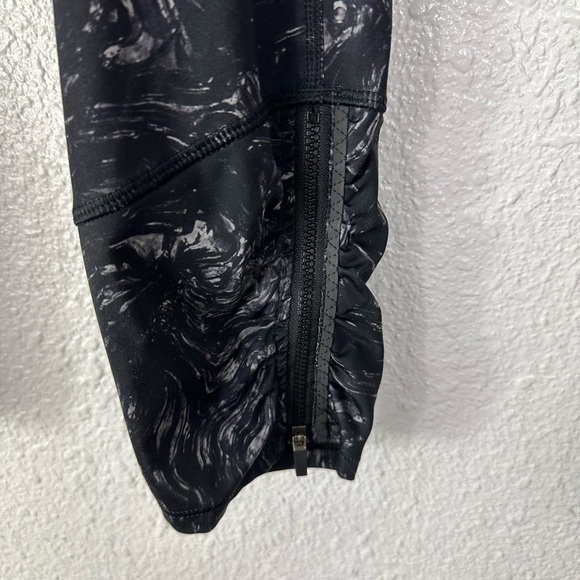 ululemon Runday Crop *Full-On Luxtreme
Arsenal Ambient Grey Black SZ 6 - Picture 2 of 7